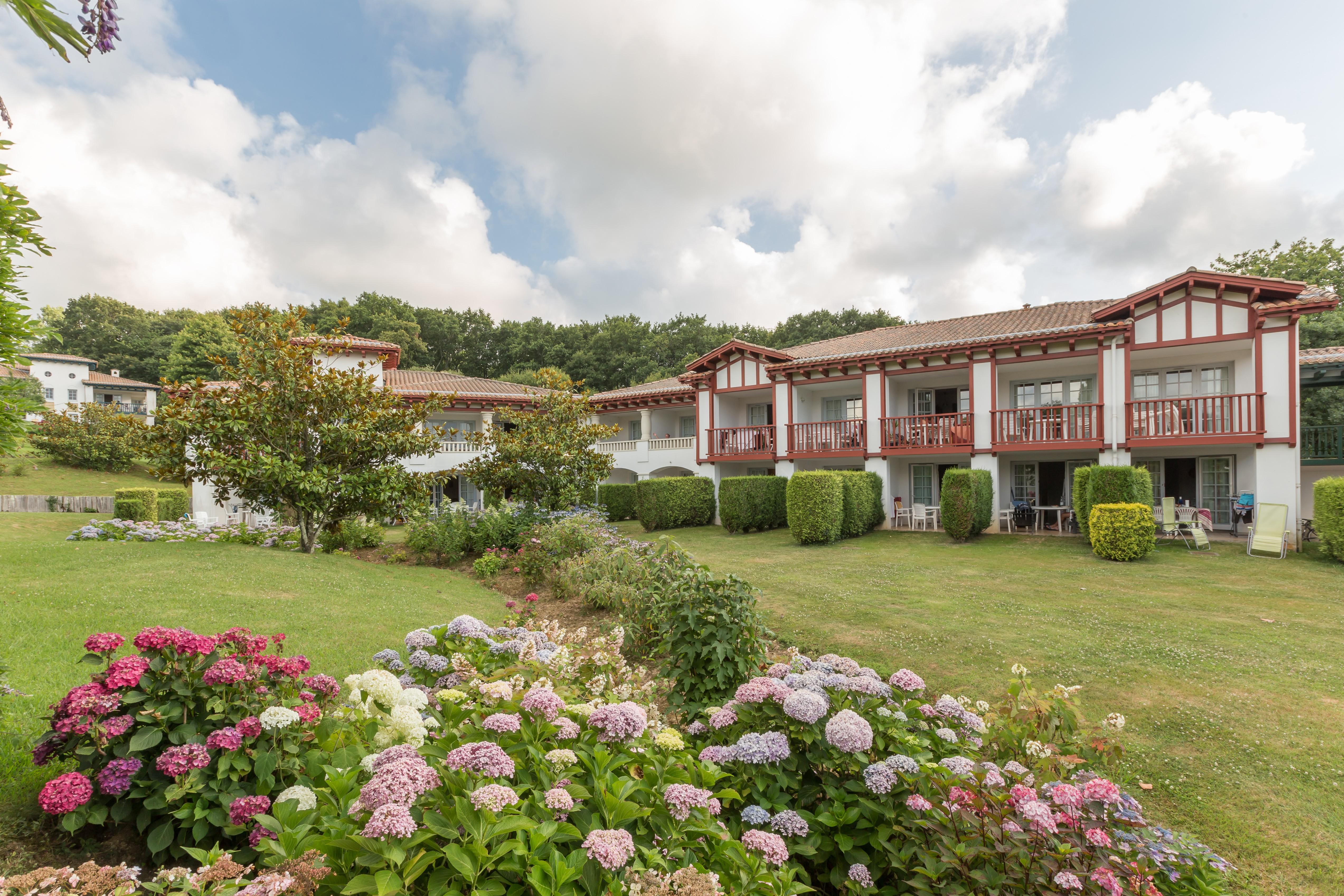 Residence Pierre & Vacances Le Domaine De Bordaberry Urrugne Exteriör bild