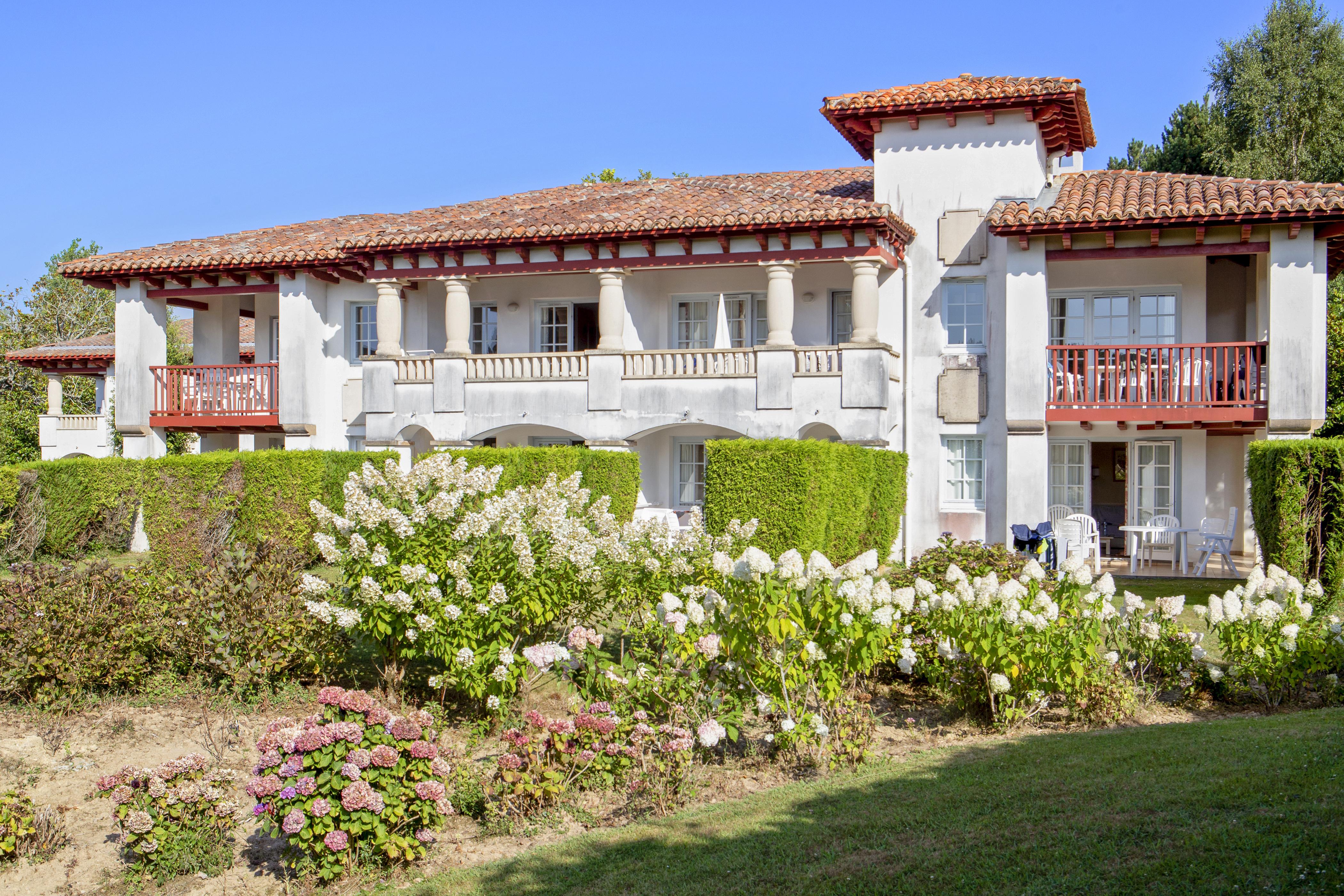 Residence Pierre & Vacances Le Domaine De Bordaberry Urrugne Exteriör bild