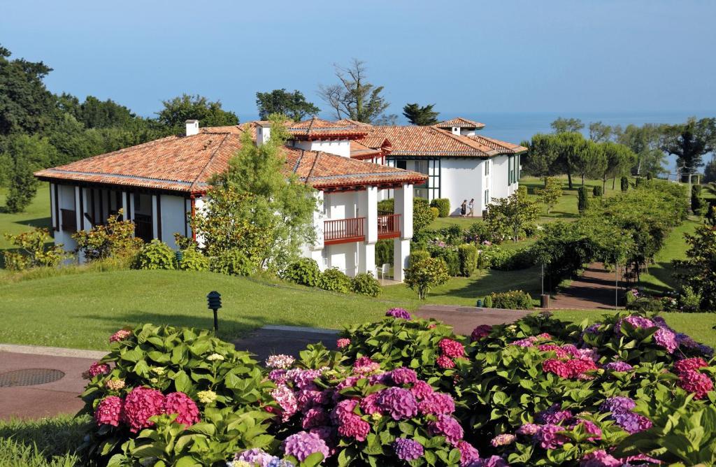 Residence Pierre & Vacances Le Domaine De Bordaberry Urrugne Exteriör bild